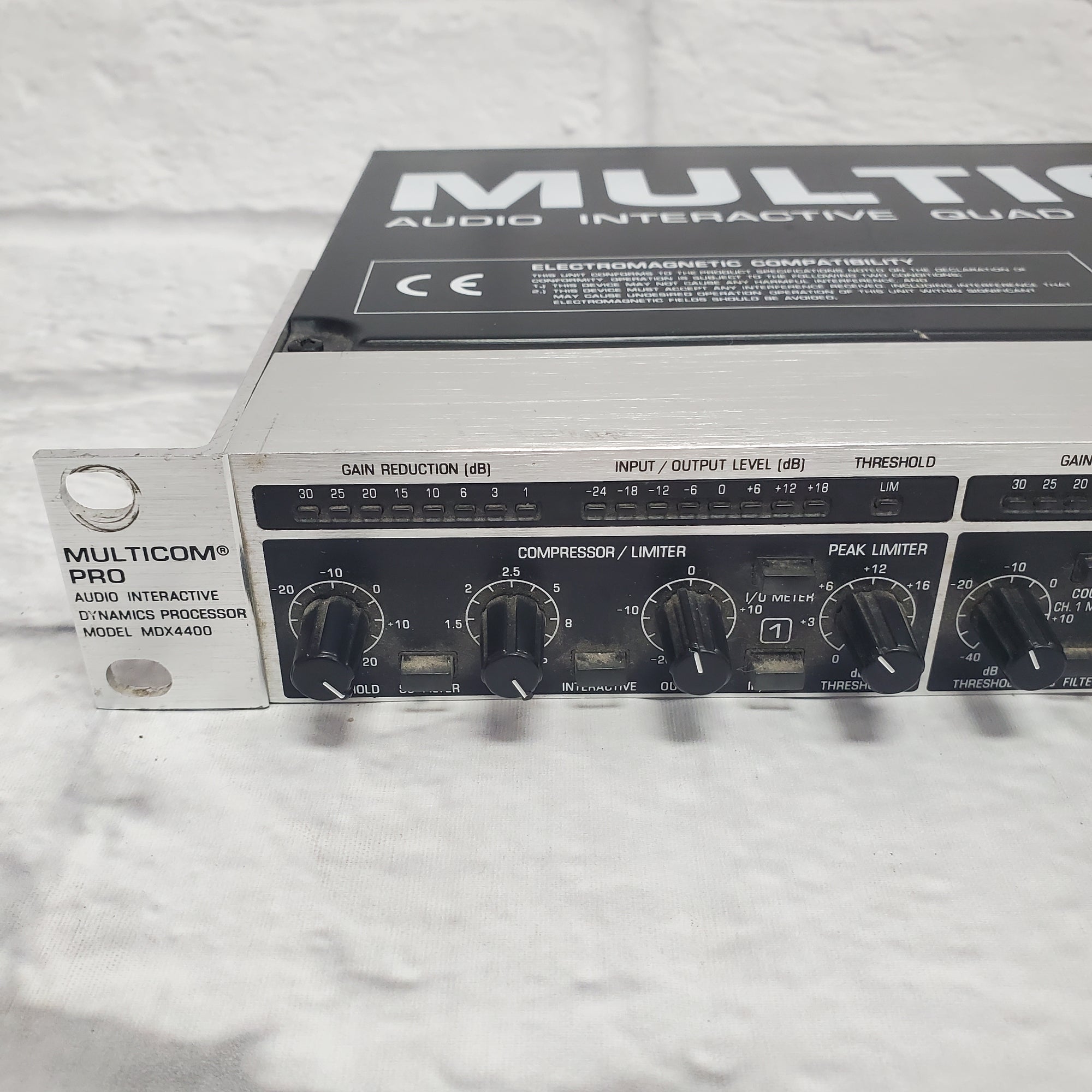 Behringer Multicom Pro MDX 4400 Compressor - Evolution Music