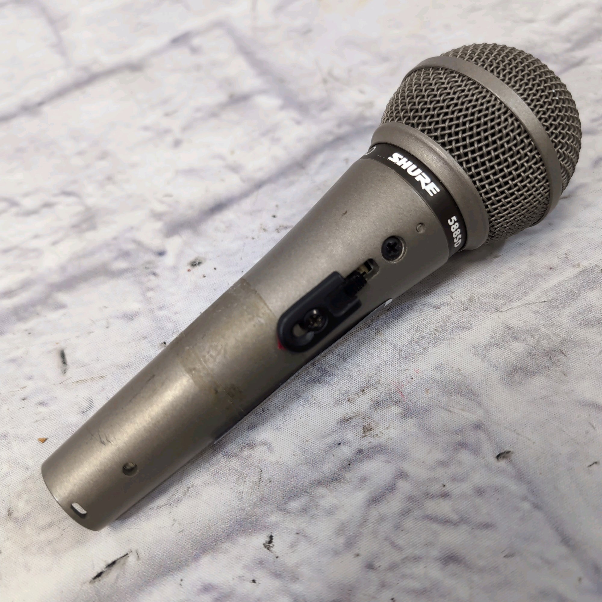 Shure 588SD Dynamic Vocal Microphone