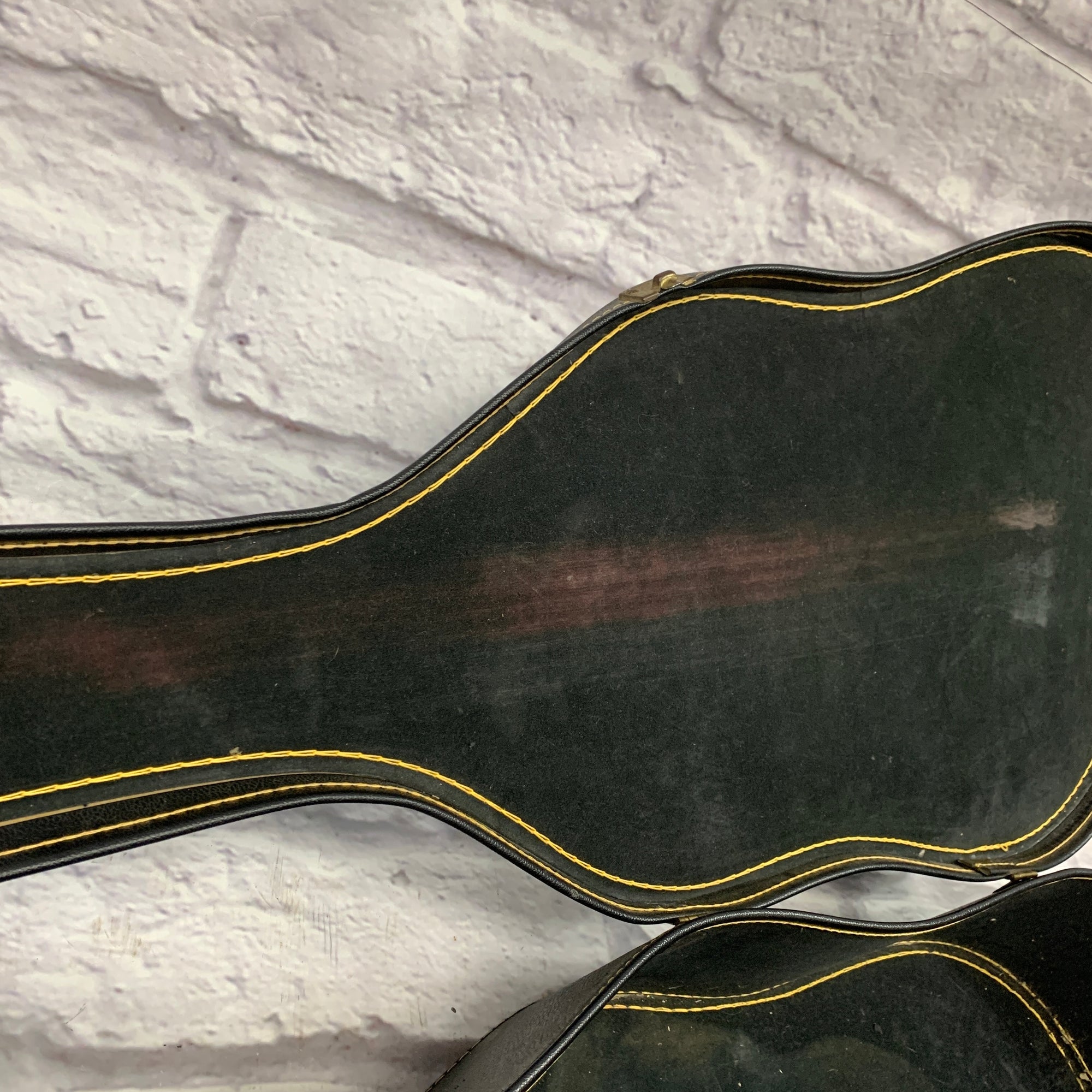 Unknown Acoustic/Classical Guitar Hard Case