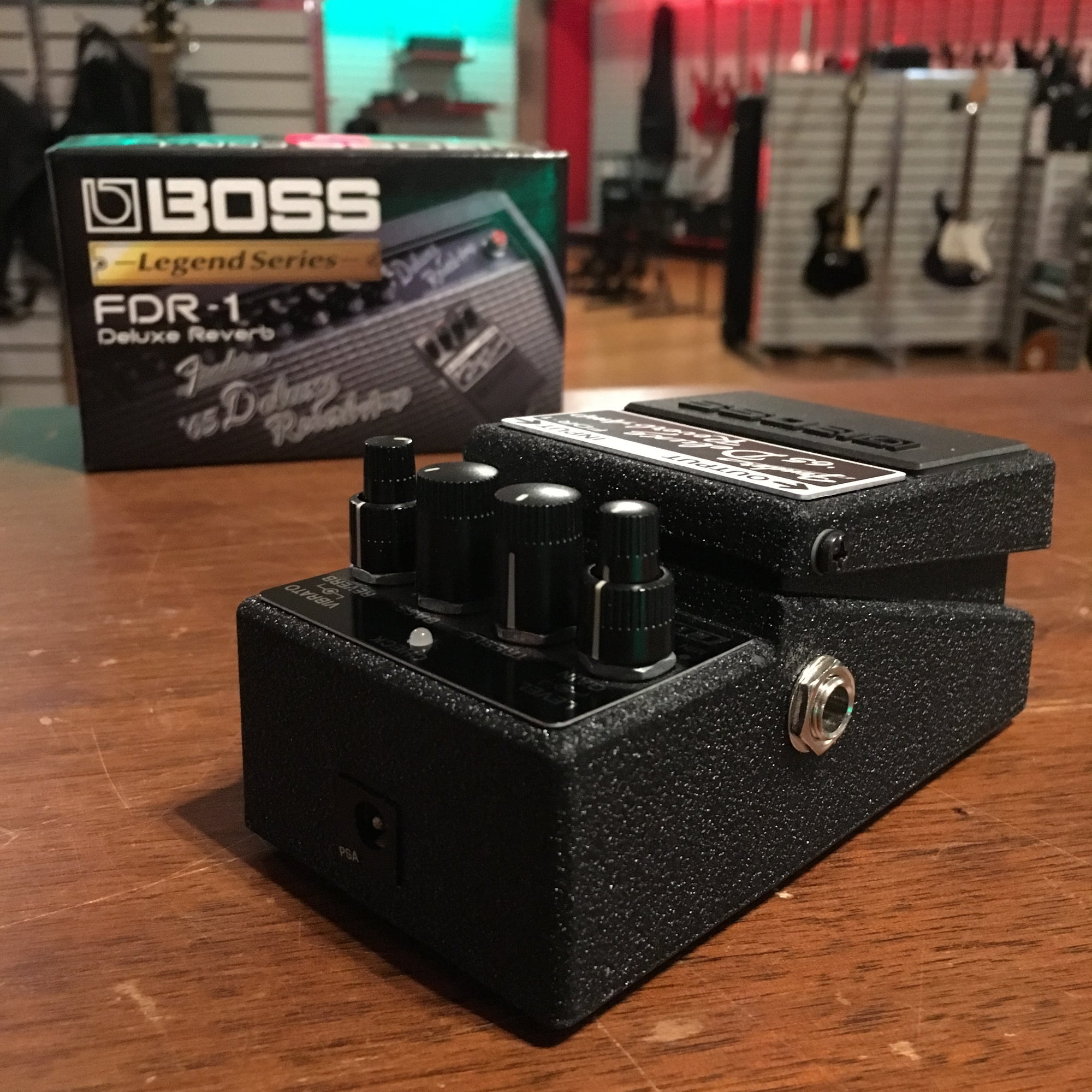 ギター BOSS FDR-1 DeluxeReverb Boss FDR-1 Fender '65 Deluxe Reverb Amp Pedal | Reverb