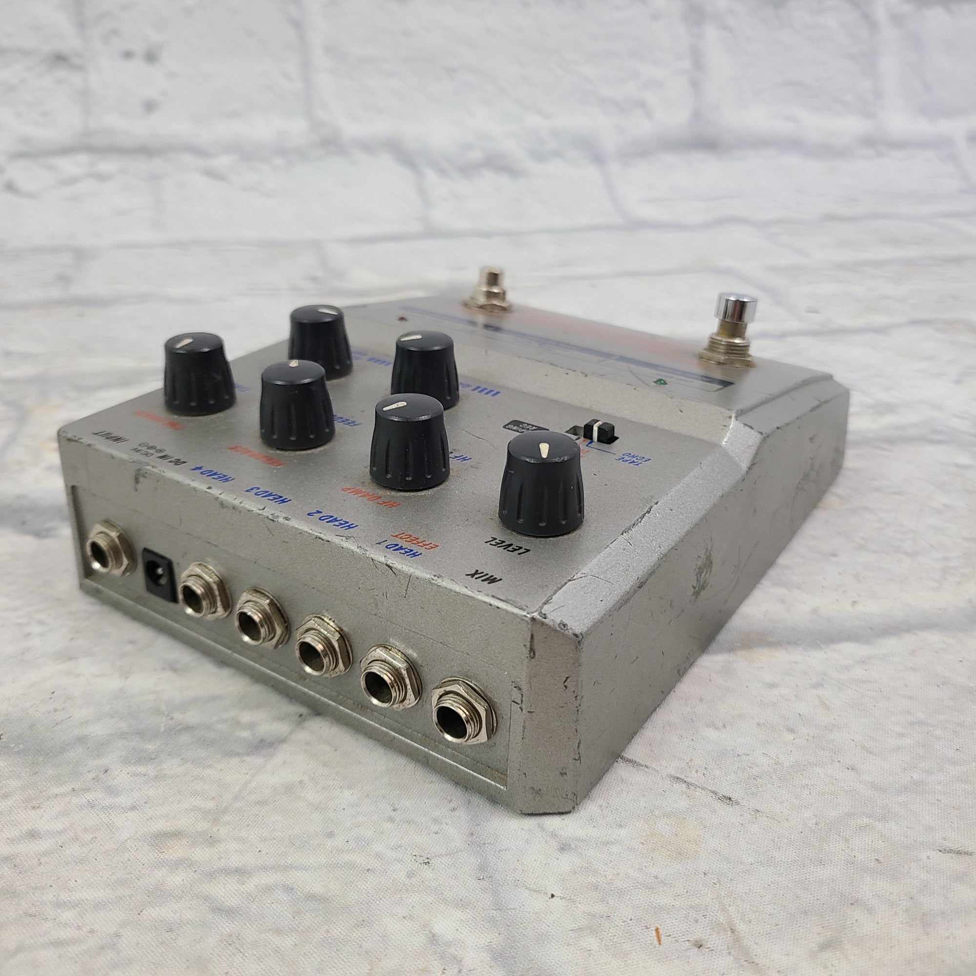 akai headrush pedal Akai Headrush E1 Echo/ Delay/ Looper Effects Pedal