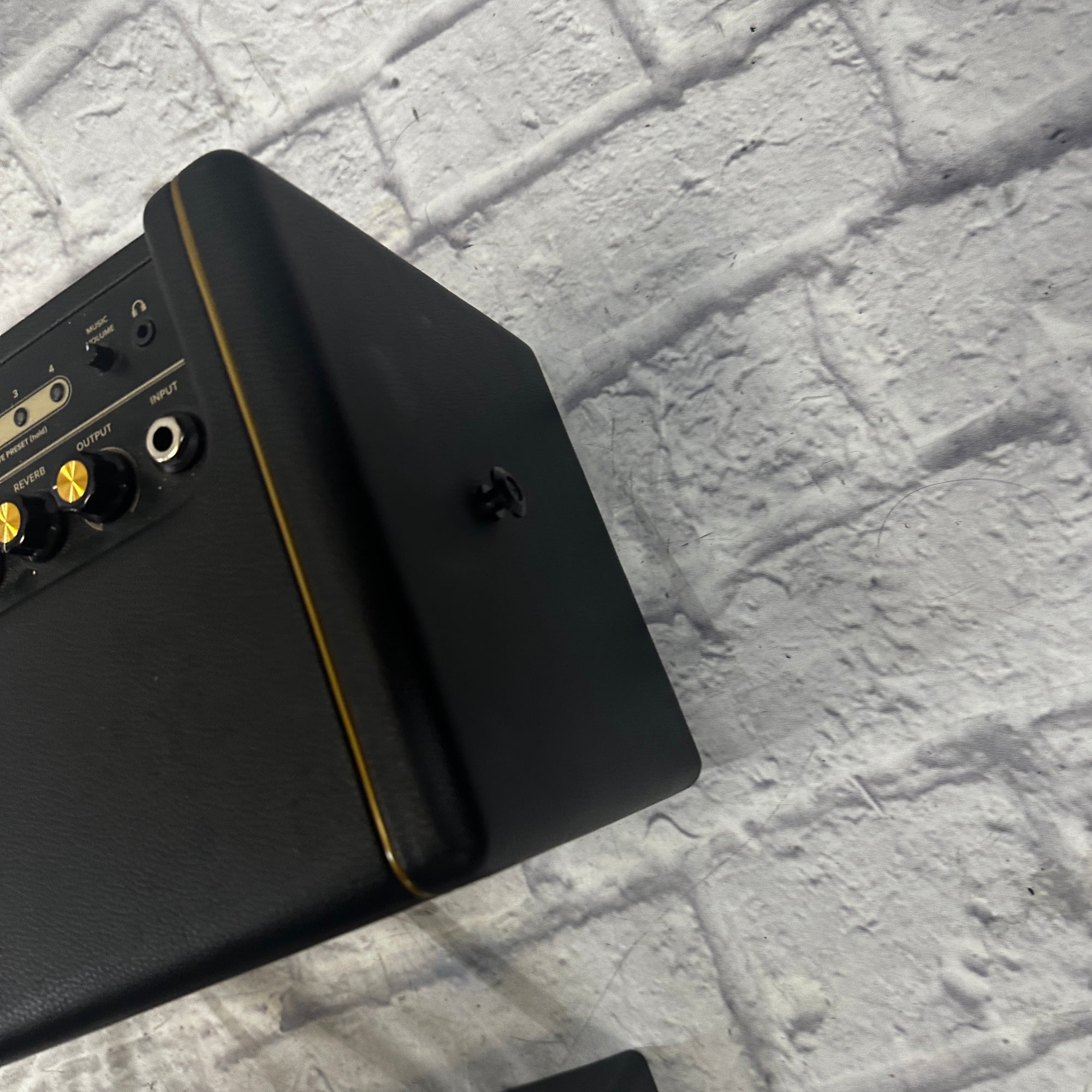 Positive Grid Spark 40 Guitar Combo w Spark Control