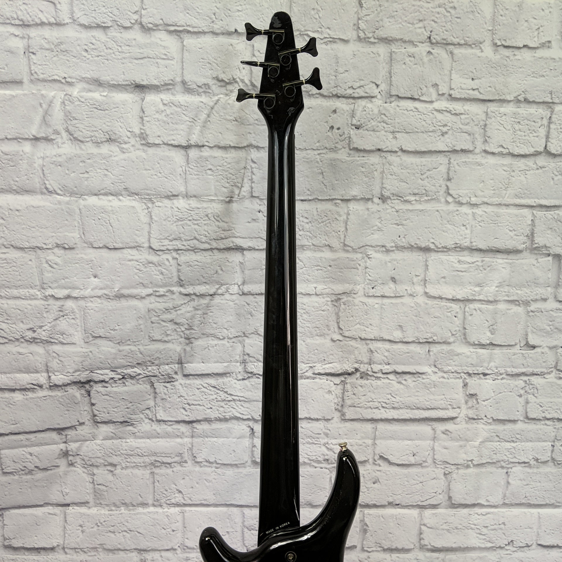 ** Series 10 5 String Fretless Active Bass