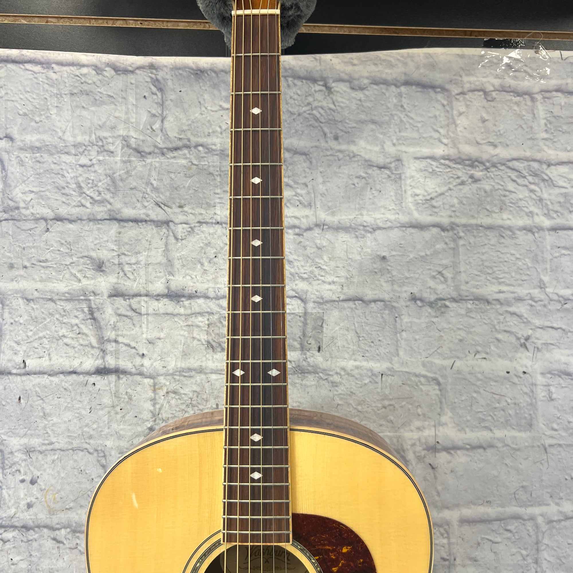 Washburn WSJ50 Elite Jumbo Acoustic Guitar with Hard Case