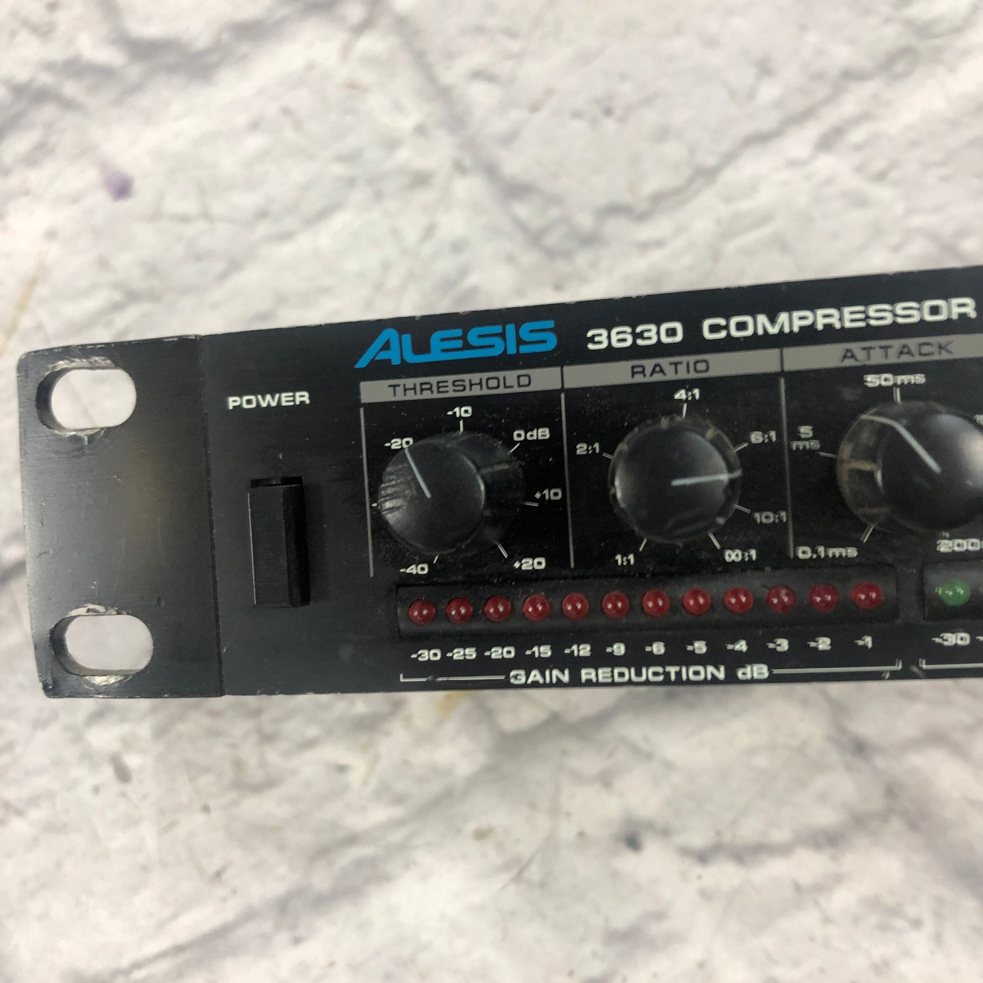 Alesis 3630 Dual-Channel Compressor / Limiter with Gate