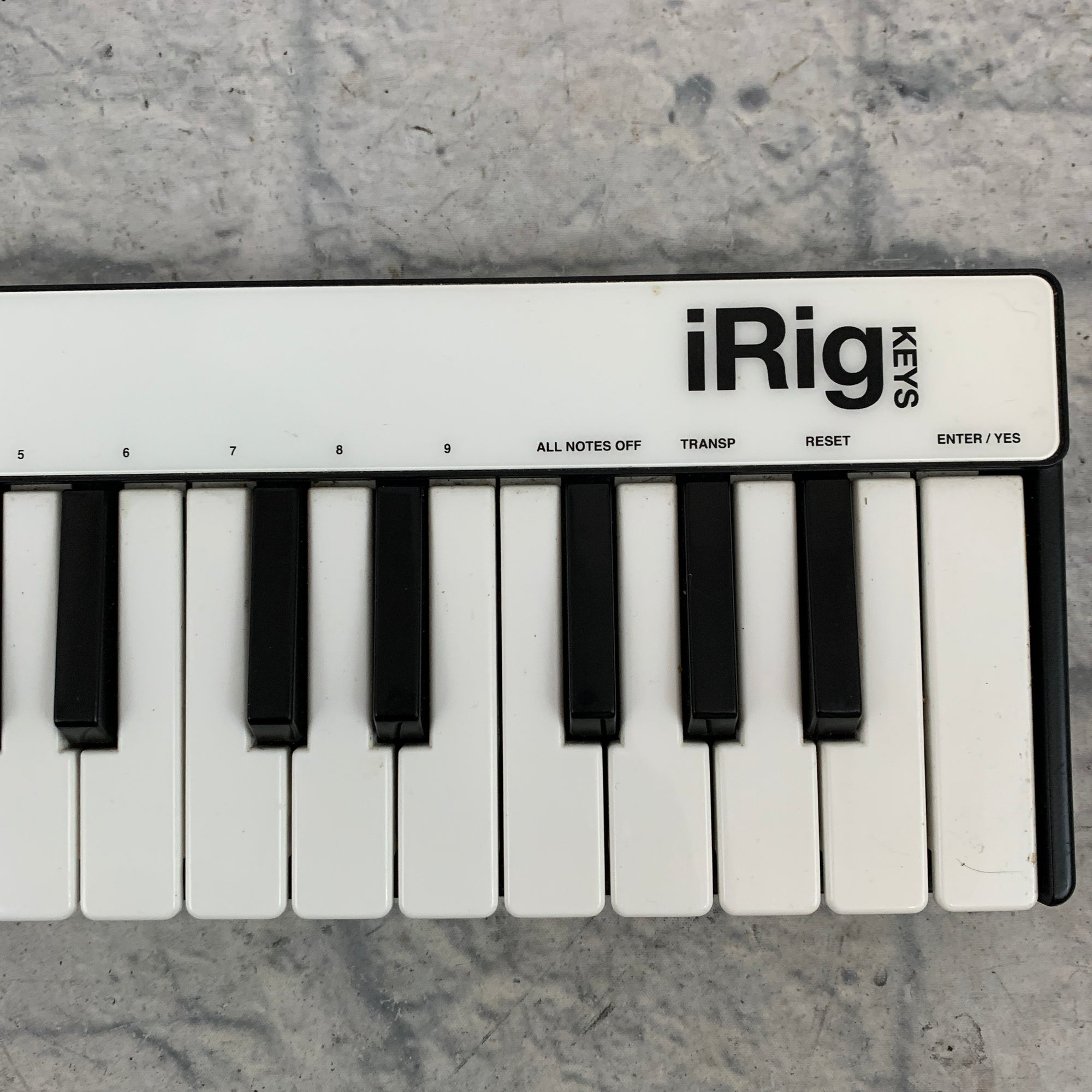 IK Multimedia iRig 37 Keys Compact MIDI Keyboard
