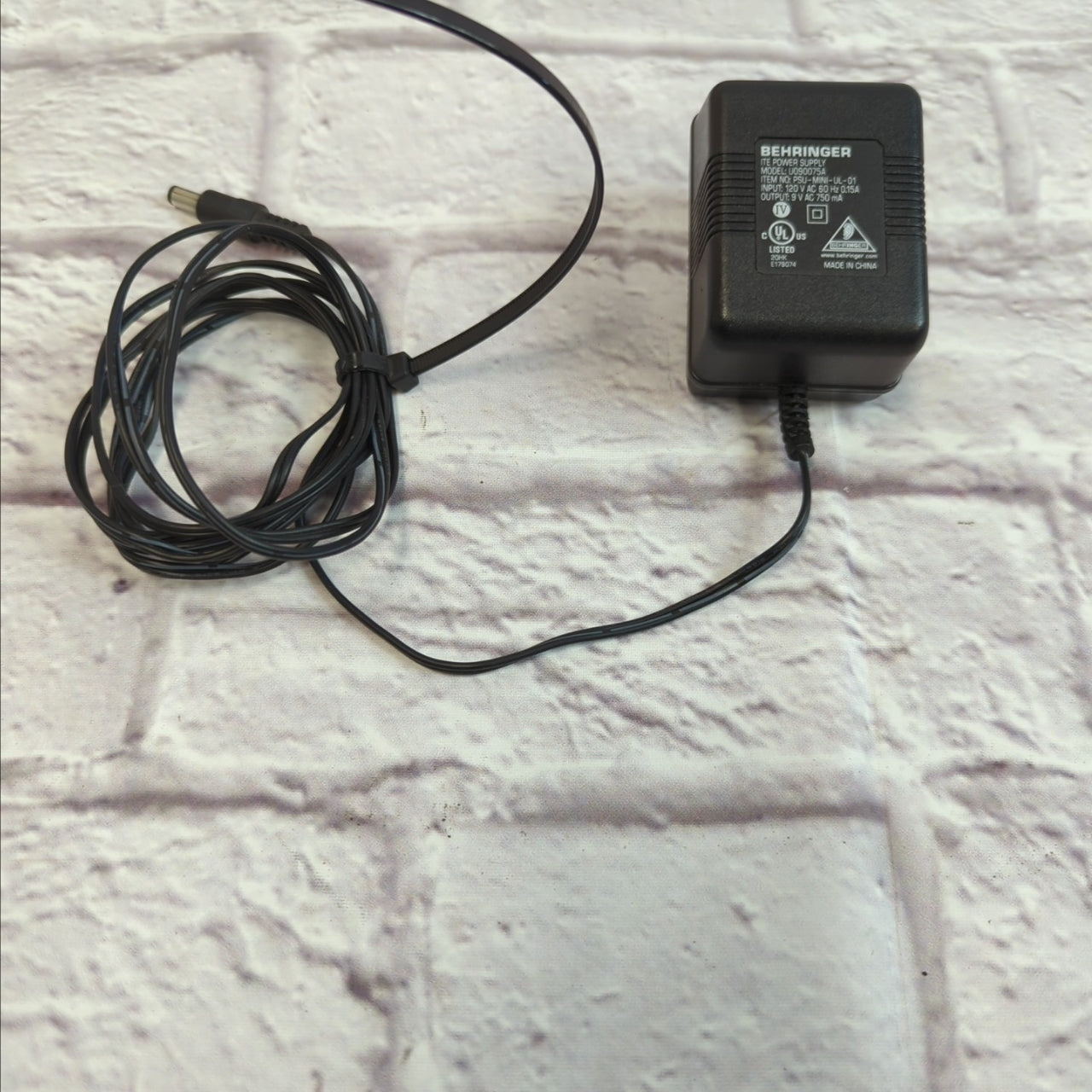 Behringer Amp800 Headphone Amp