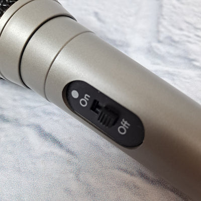 No Name microphone with attached 1/4 cable