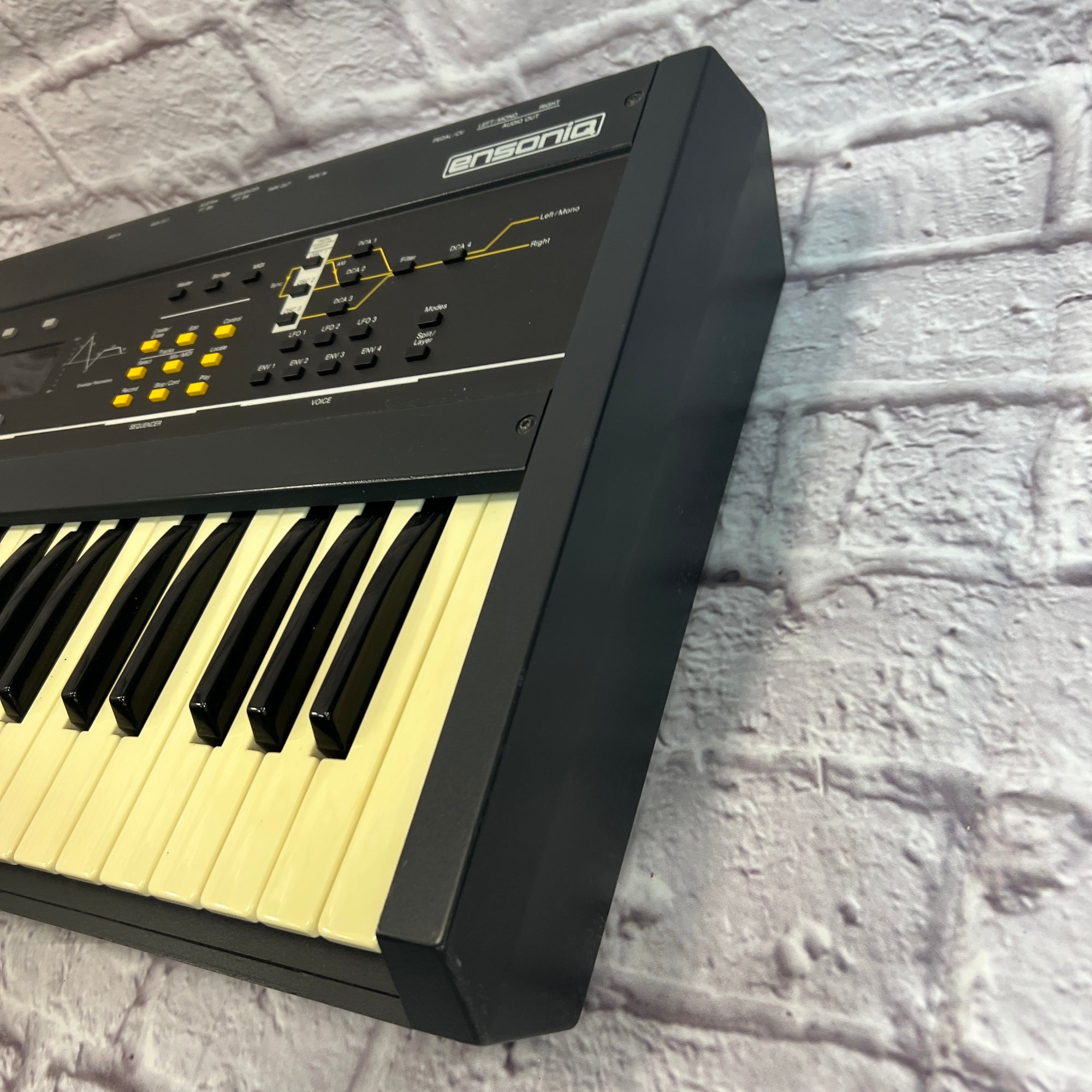 Ensoniq ESQ-1 Digital Wave Synthesizer