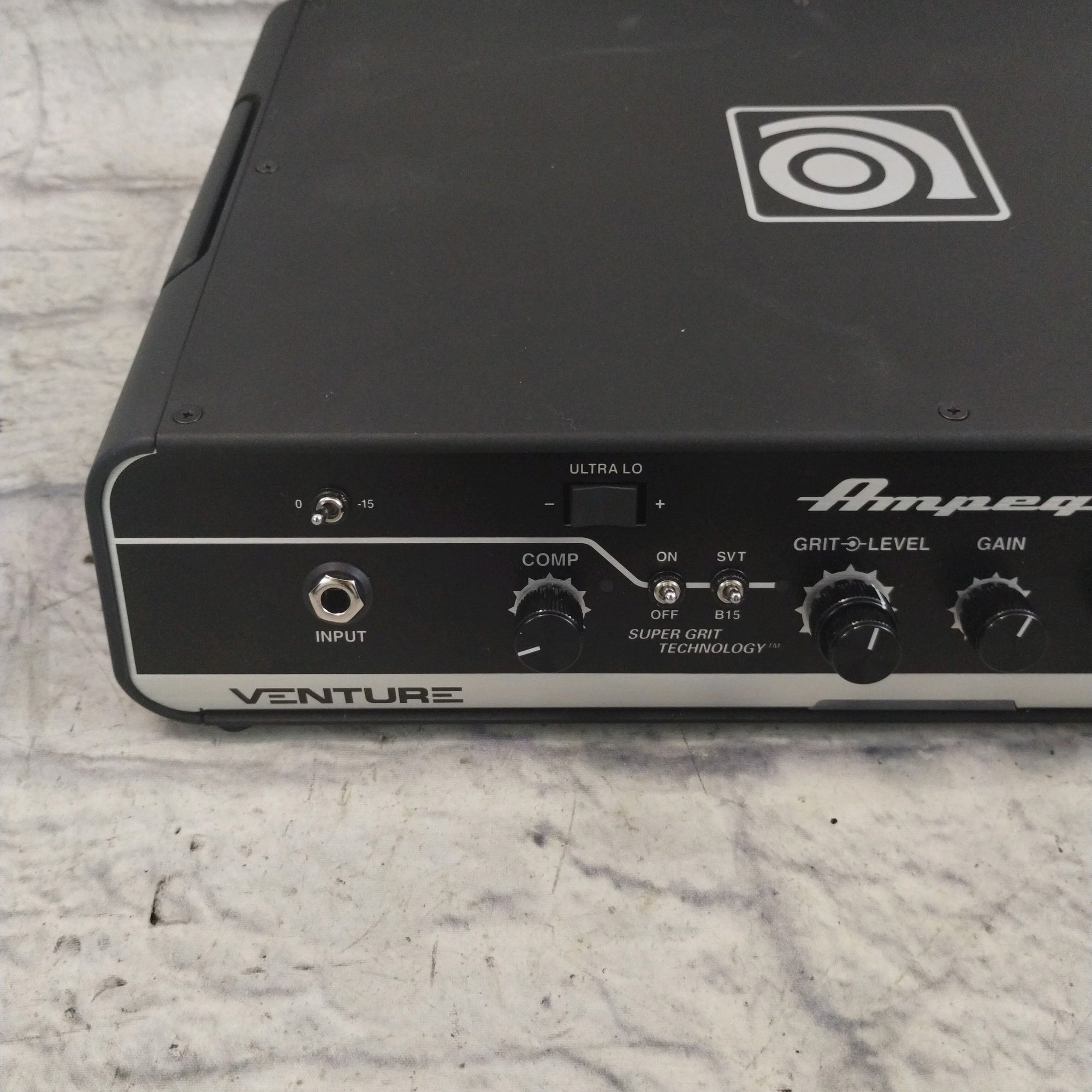 Ampeg Venture v12 Bass Head