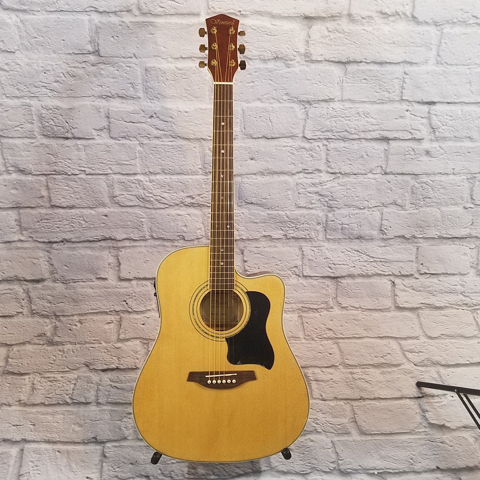 Ventura V3Nat Acoustic Guitar