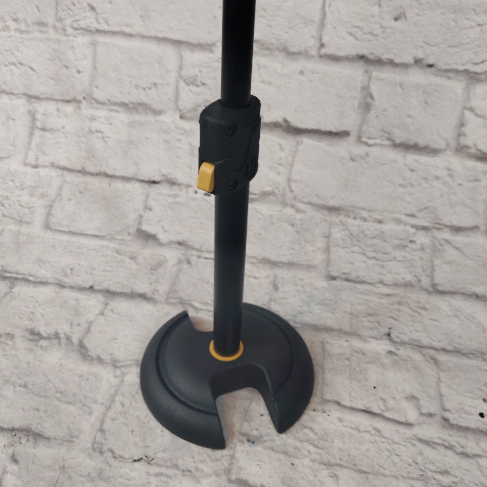 Hercules Stands MS100B H-Base Desktop  Microphone Stand with EZ Adjust
