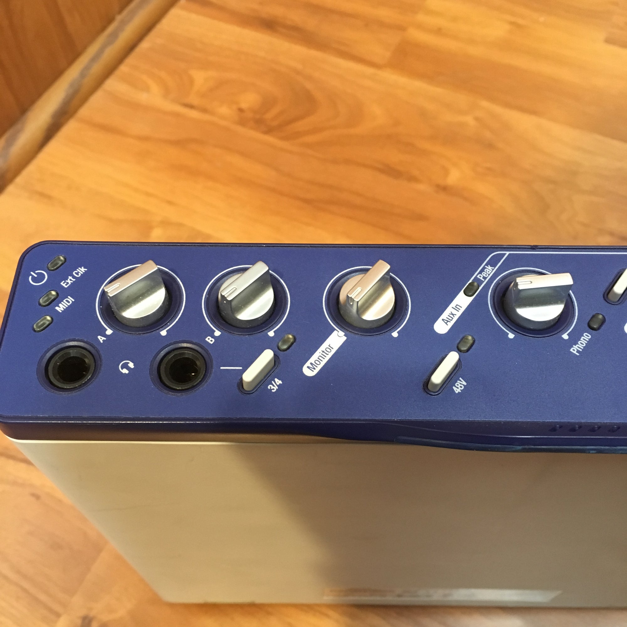 Digidesign Mbox 2 No Power Supply. Firewire.