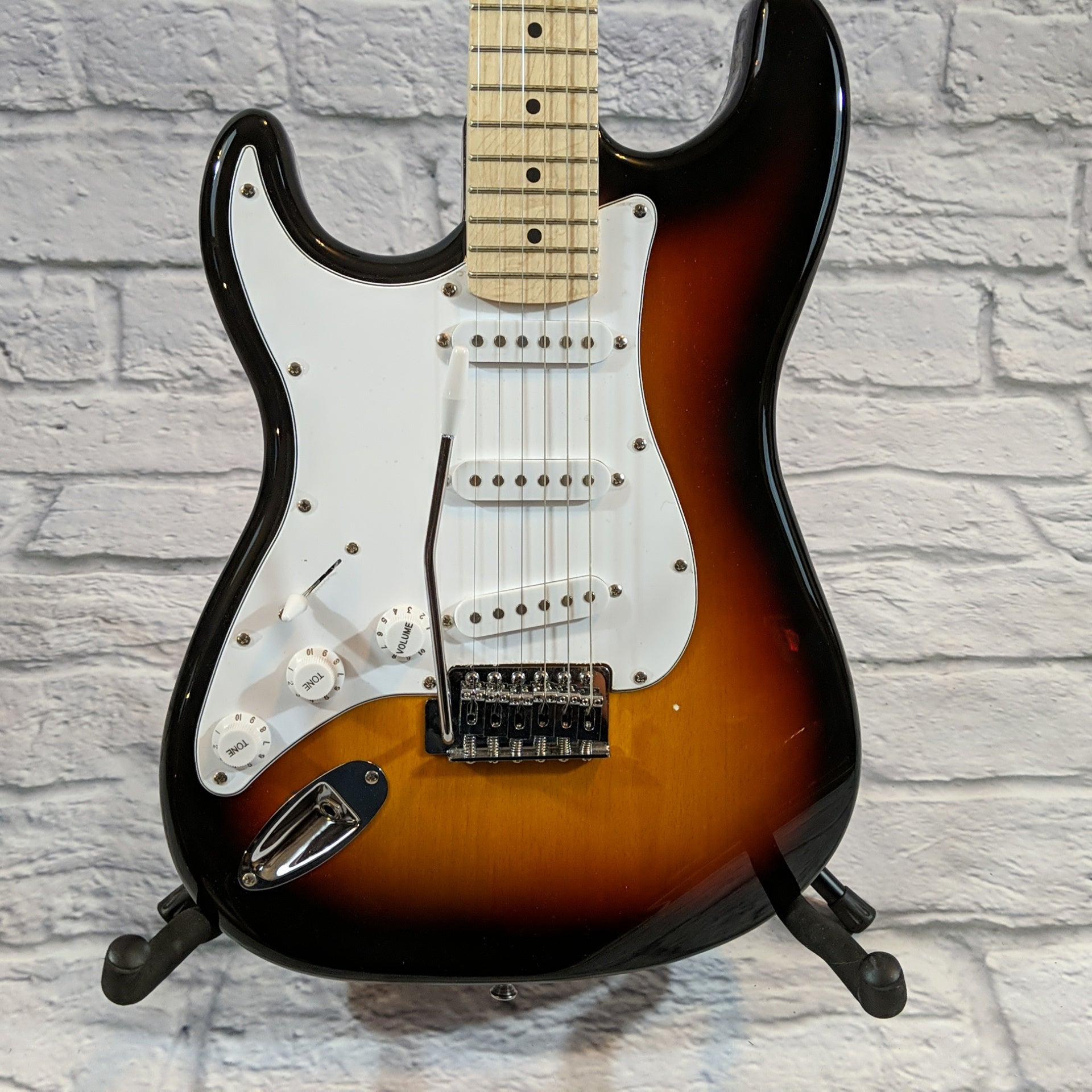 Austin AST100 Tobacco Sunburst Strat Style Left Handed Electric Guitar - New Old Stock