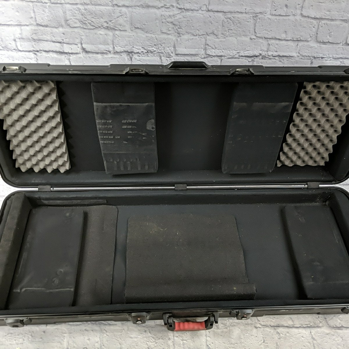 Gator 76-Key TSA Molded Keyboard Case with Rollers and Foam Inserts