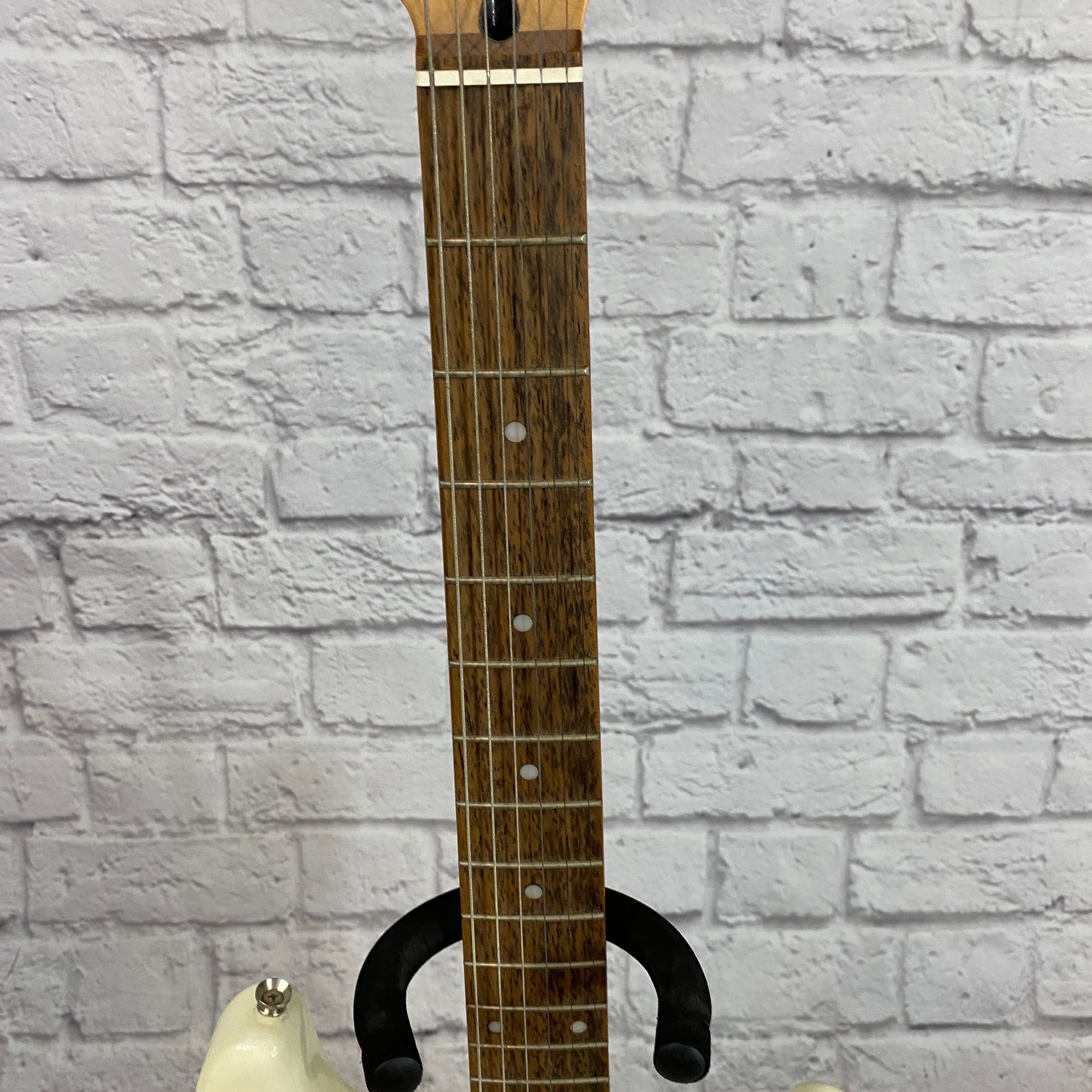 Fender Affinity Series Stratocaster Electric Guitar - White