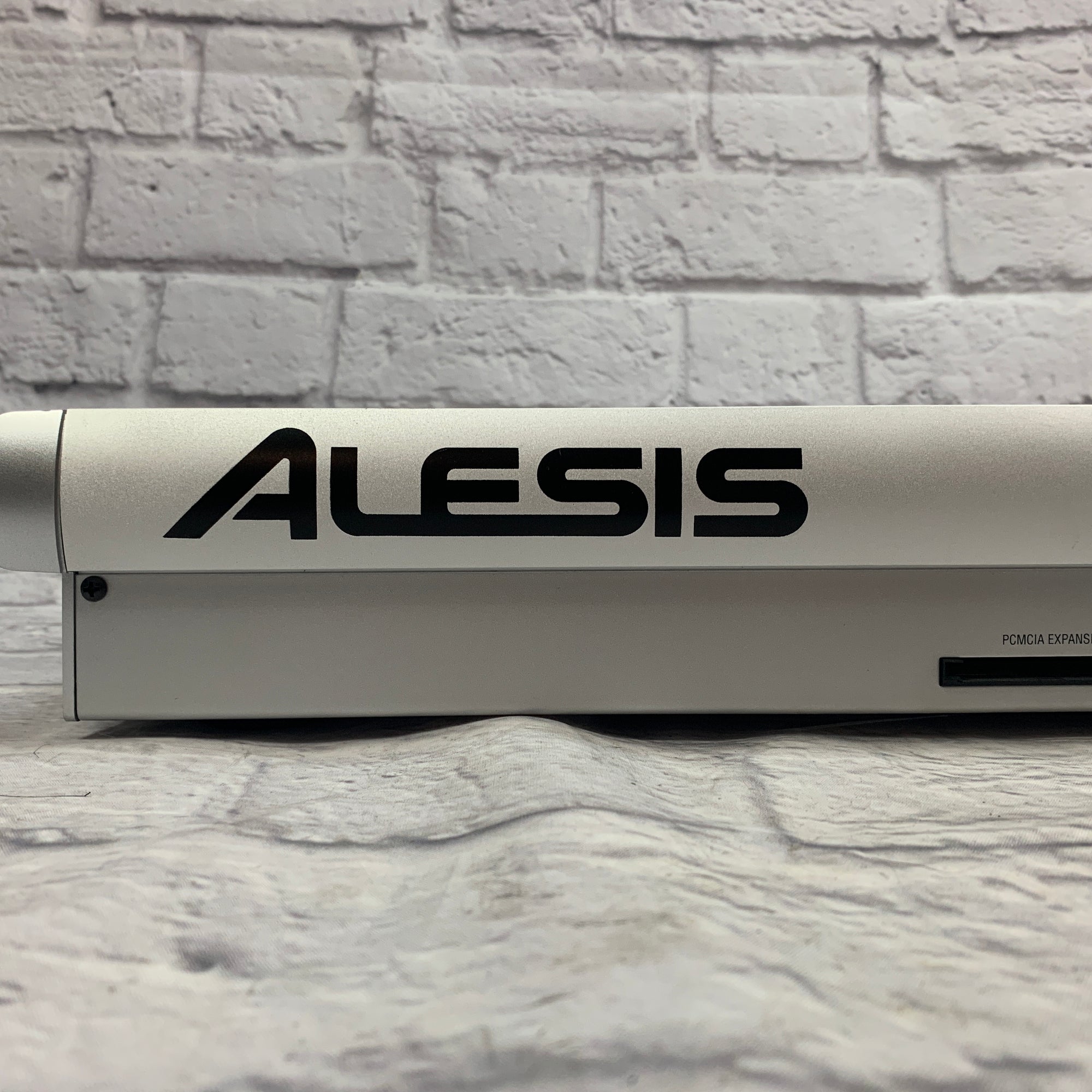 Alesis QS6.2 61 Key Synthesizer