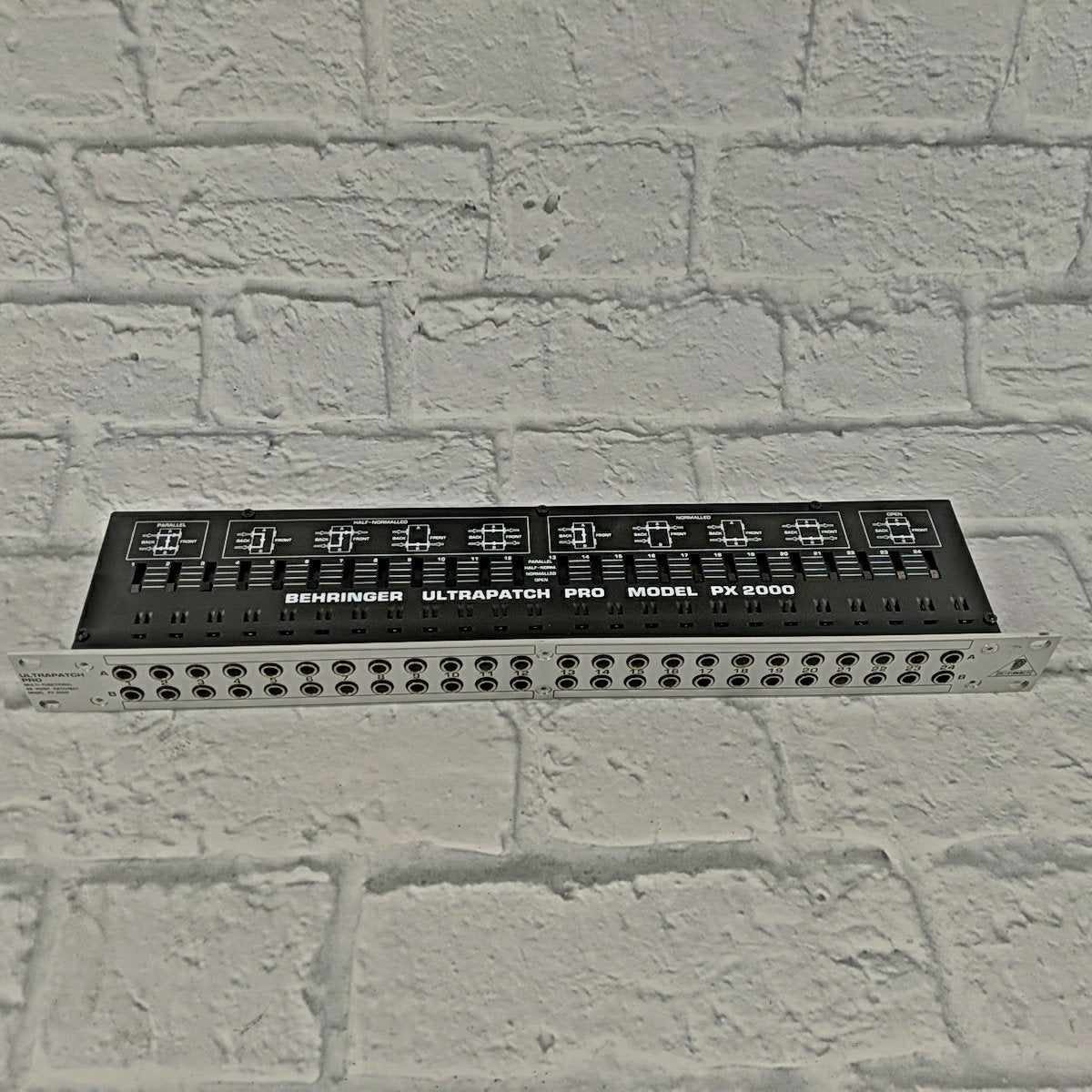 Behringer UltraPatch Pro PX2000 Patchbay