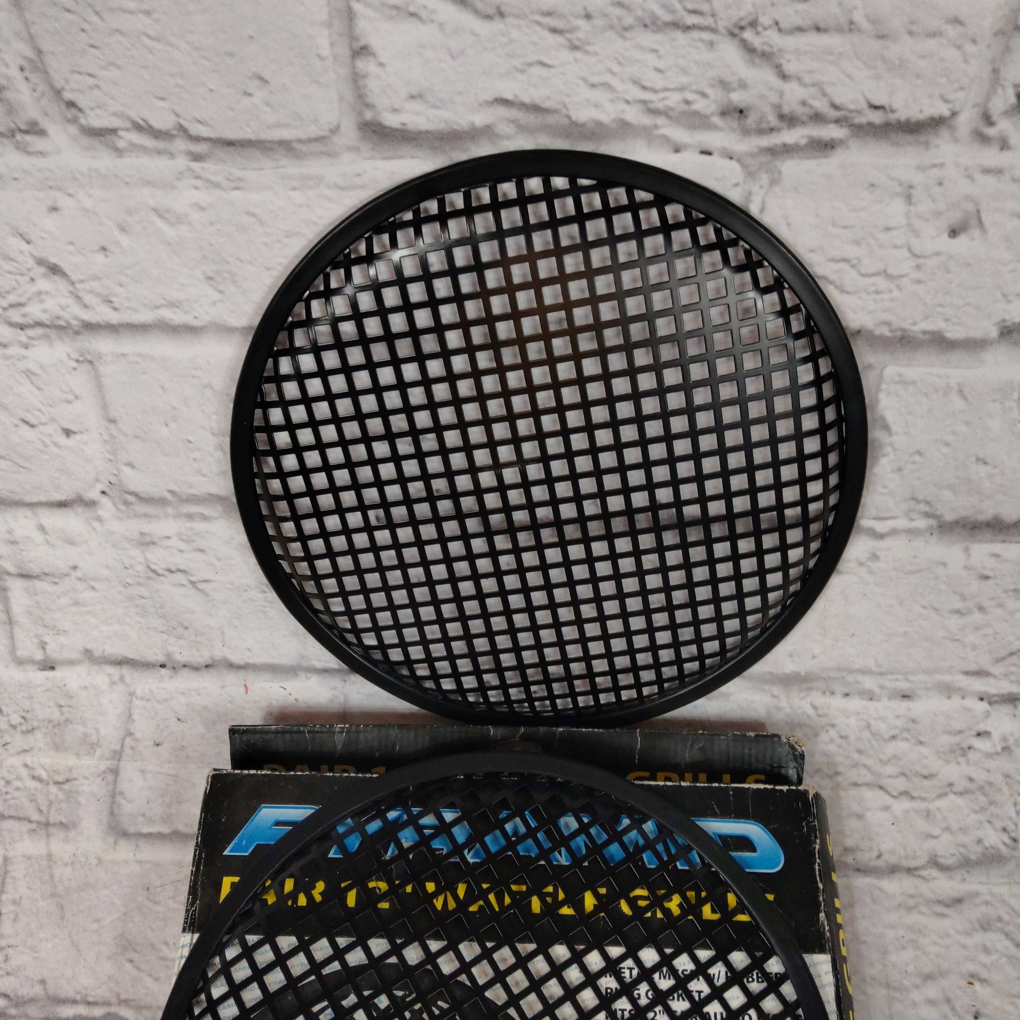 Pyramid GW12BK 12 Inch Waffle Speaker Grill Pair