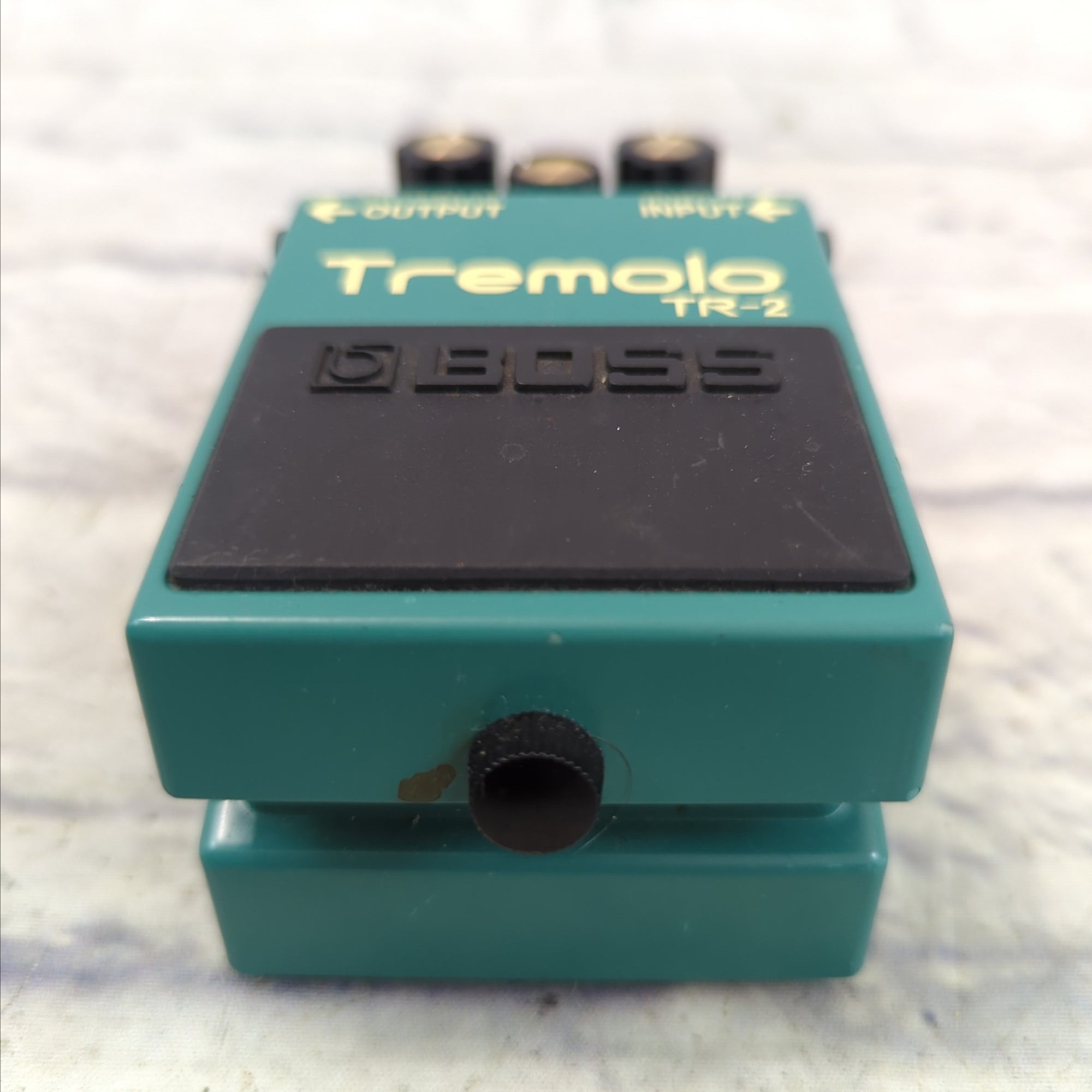 ほぼ未使用 BOSS Tremolo TR-2 Amazon.com: BOSS TR-2 Tremolo Guitar Pedal : Musical Instruments