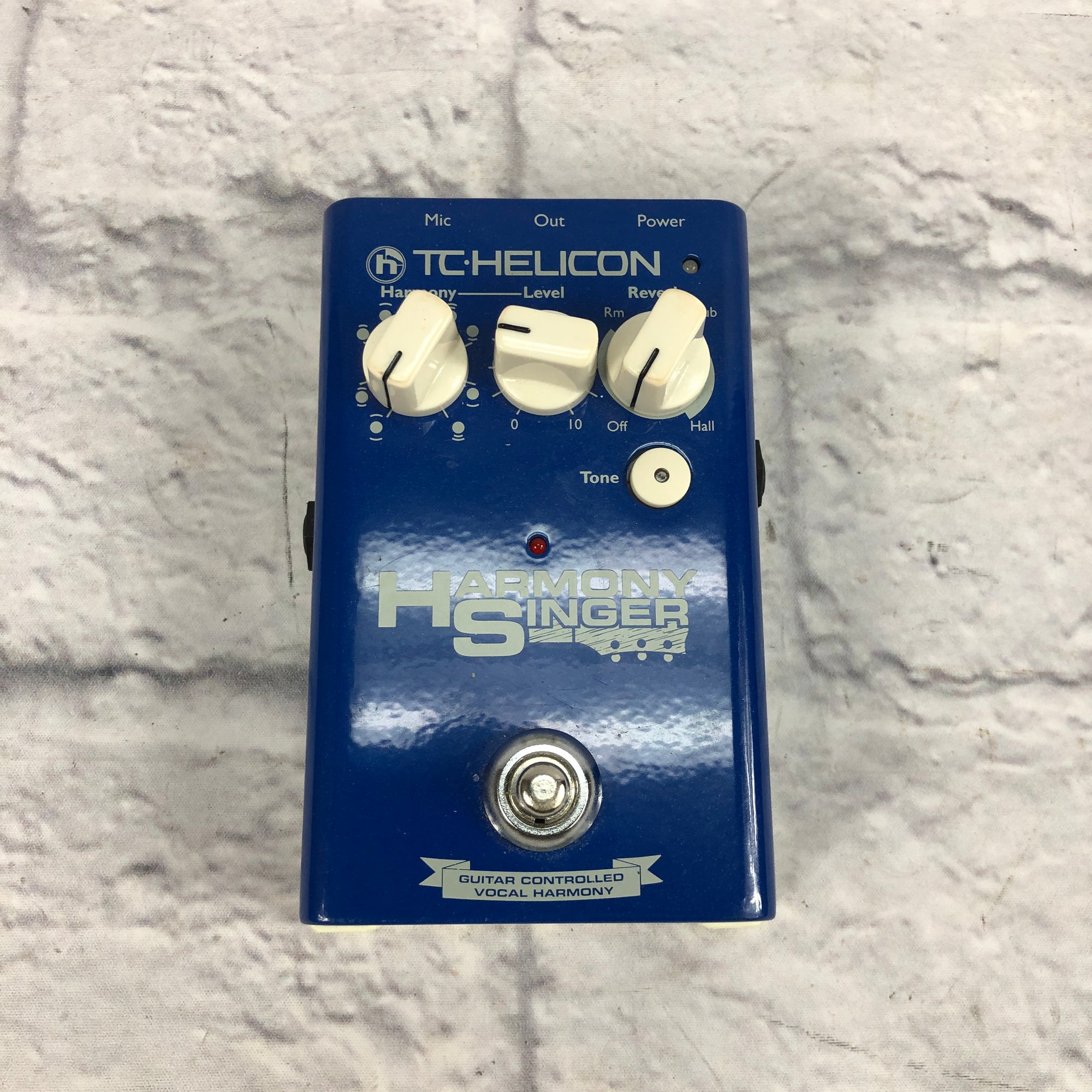 vocal harmonizer pedal TC Helicon Harmony Singer Vocal Effects Pedal