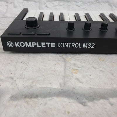 Komplete Kontrol M32 Controller