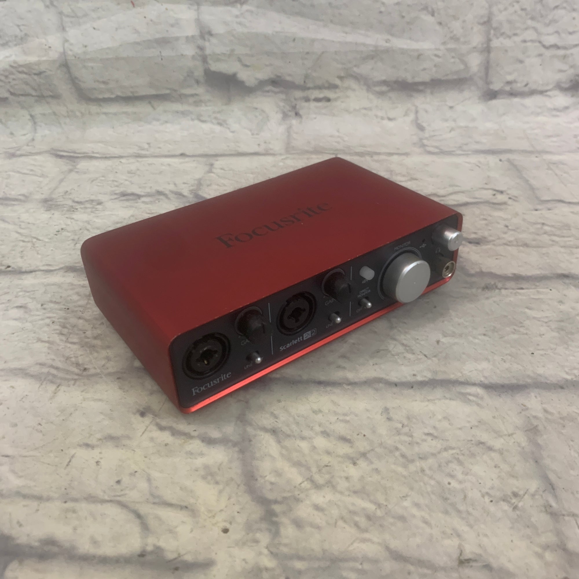 Focusrite Scarlett 2i2 2nd Gen Controller