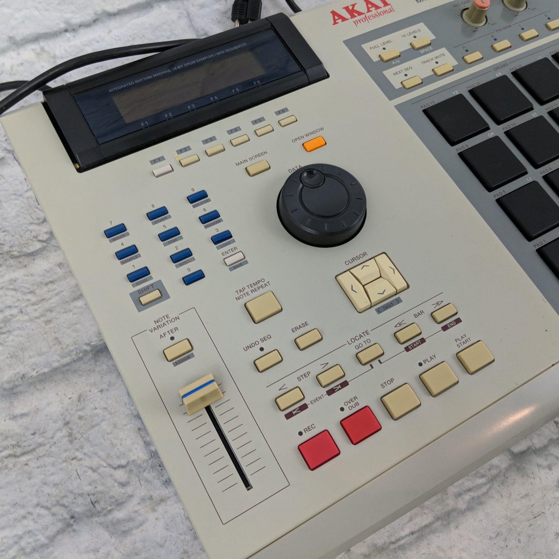 Akai MPC2000XL Midi Production Center