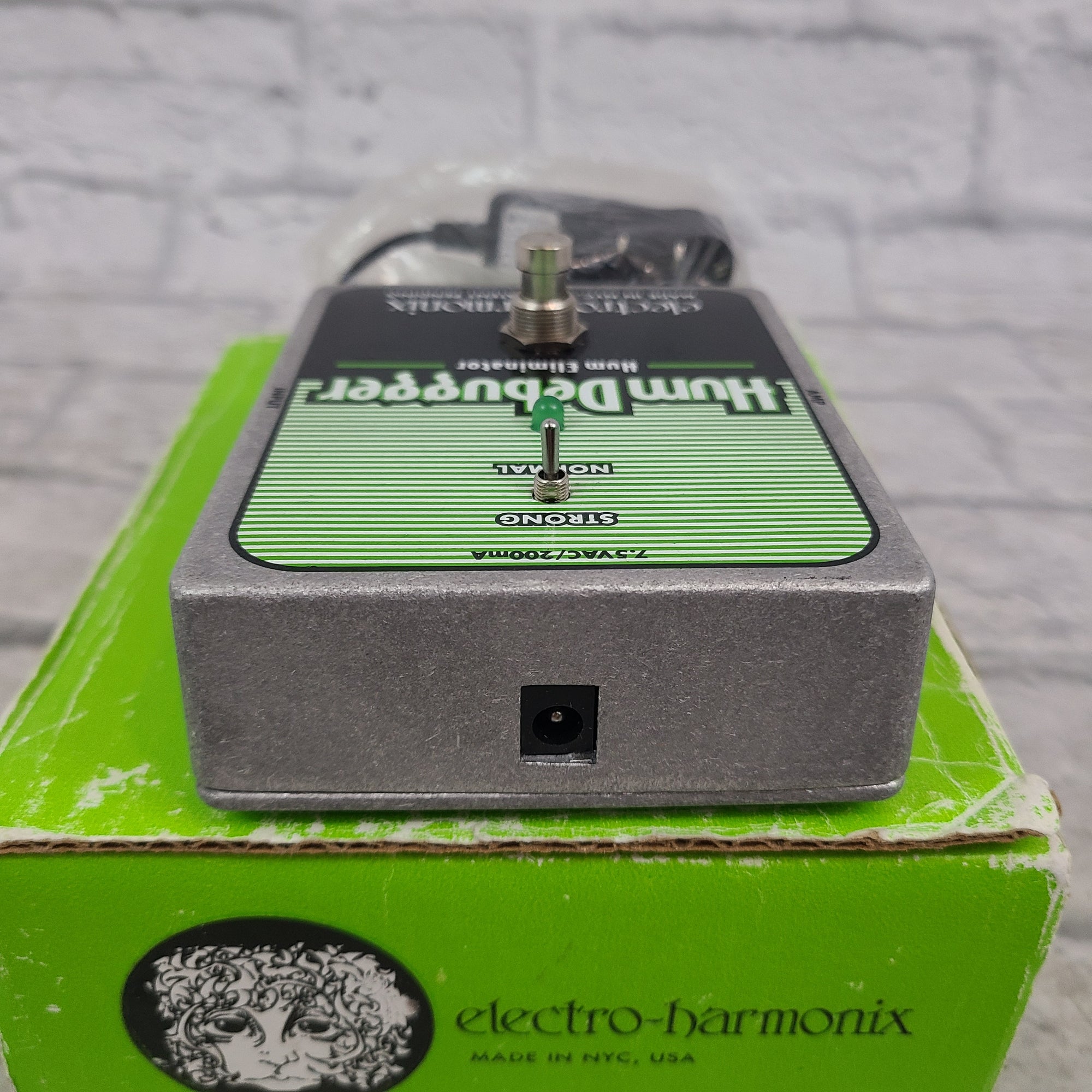hum eliminator pedal Electro-Harmonix Hum Debugger Noise Gate
