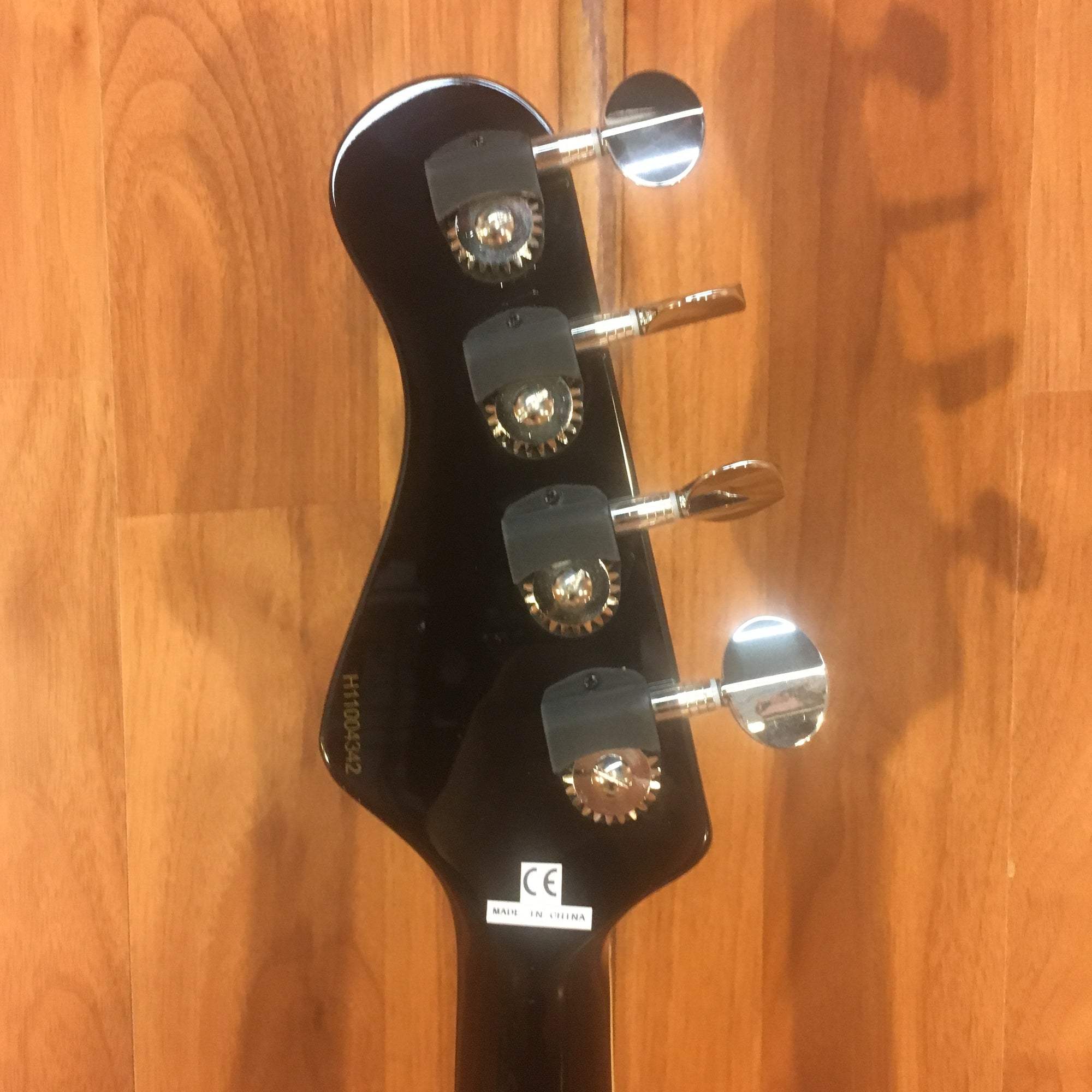 Hofner HCT-185-BK Galaxie Style Long Scale Bass Guitar