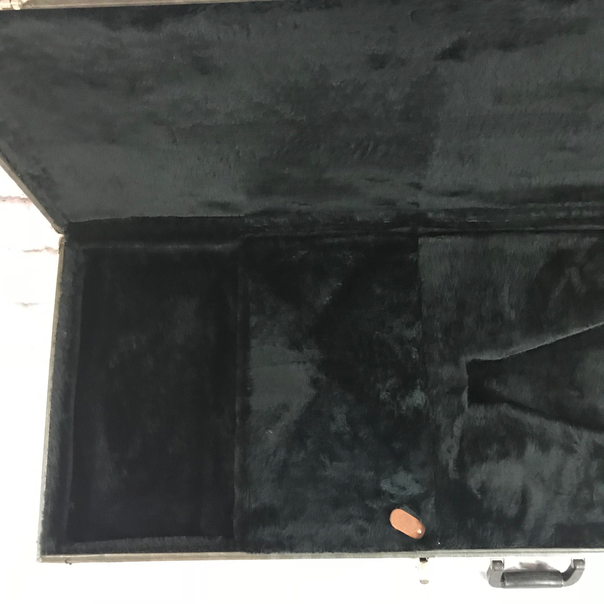 B.C. Rich V Electric Guitar Hard Shell Case