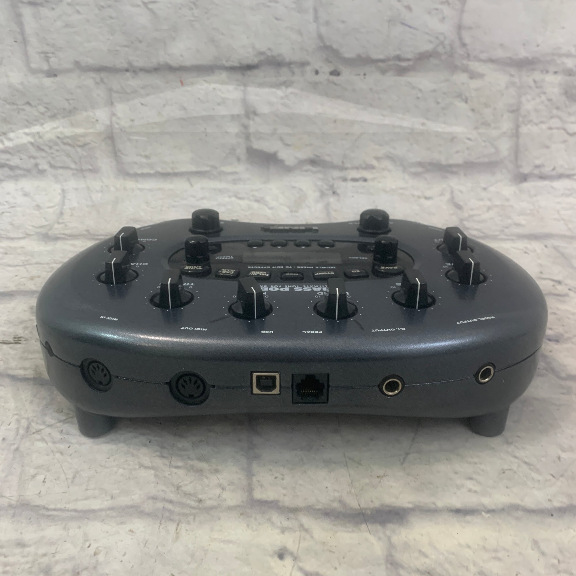 Line 6 Bass POD xt Multi-Effect and Amp Modeler 2000s - Black w/ Power Supply